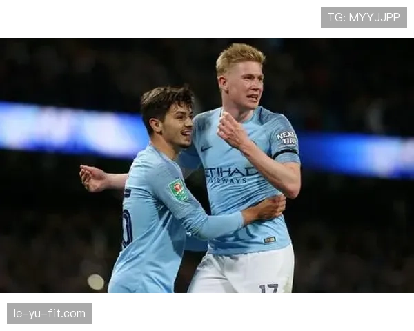 恩德里克前场默契配合闪耀赛场，助力球队打出精彩进攻