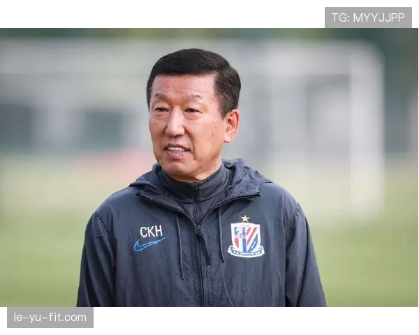 中超战术解析：主帅布局与策略如何有效提升球队表现引关注