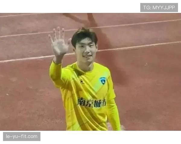 年轻小将迎首发良机，新阵容曝光引球迷热切期待