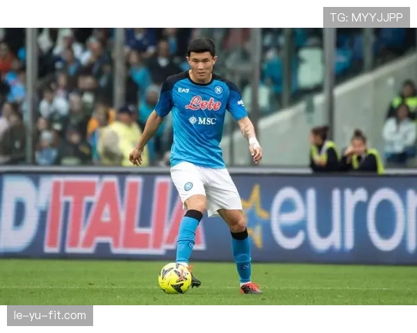 金玟哉创年轻球员新纪录，表现抢眼被赞未来可期