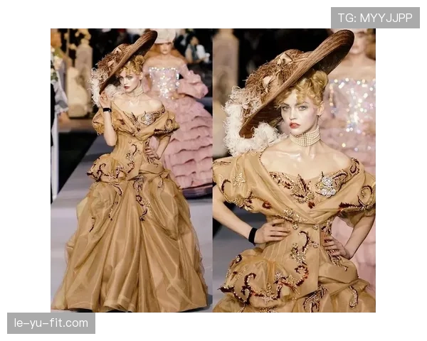 莎拉波娃退役后还在穿高定训练？这自律也太凡尔赛了